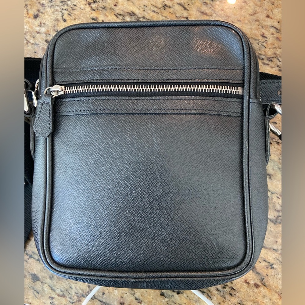 Louis Vuitton messenger bag taiga leather